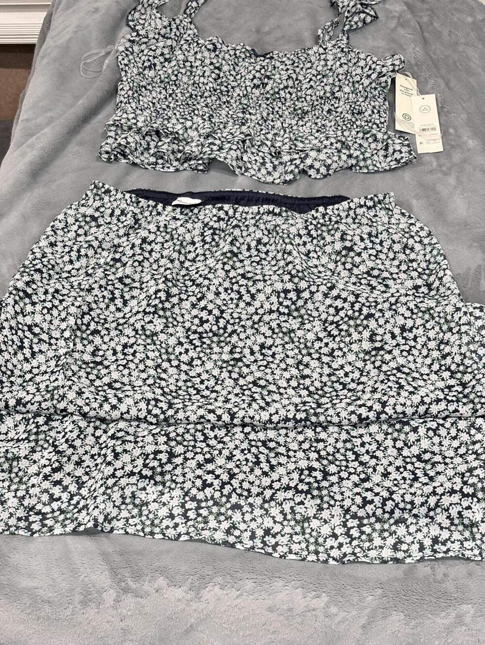 No Boundaries Floral Two-Piece Skirt Set, Size M (8-10) - Picture 11 of 15